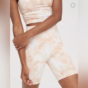 OFFLINE The Hugger High Waisted Bike Short size medium